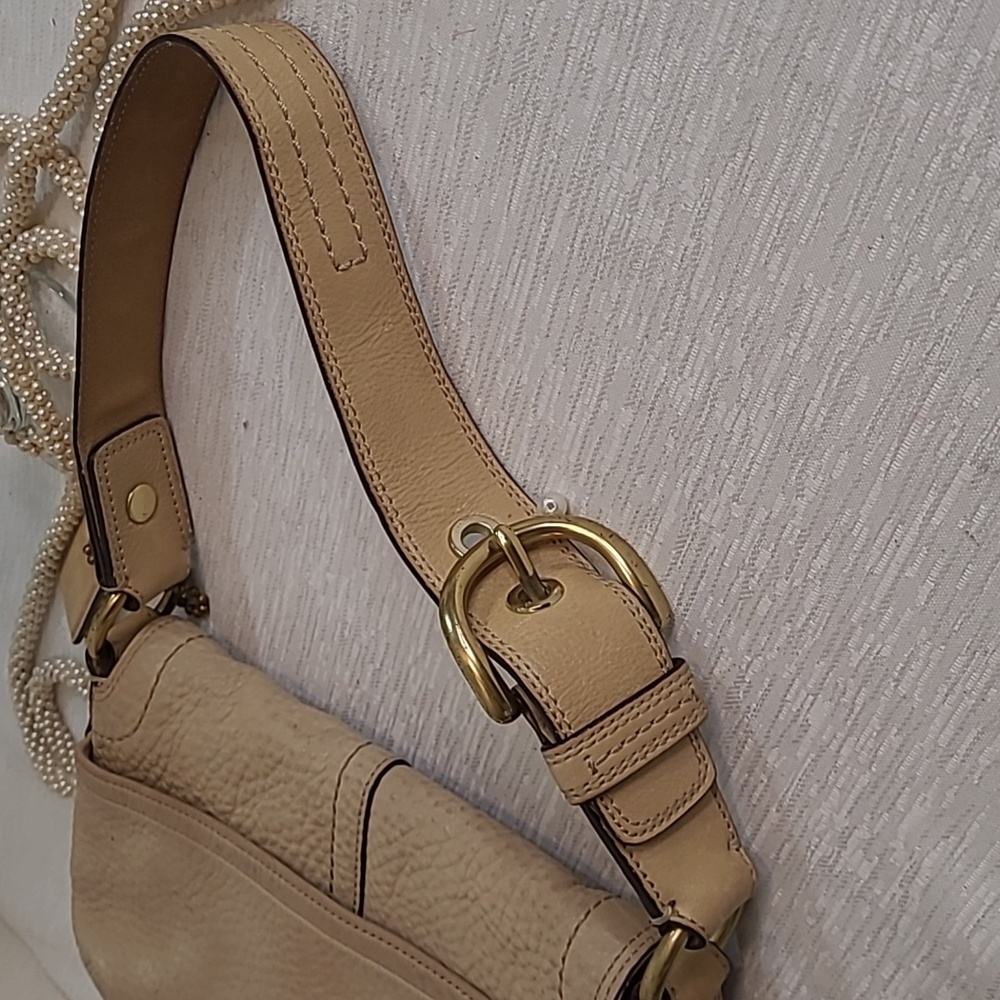 Leather Coach shoulder bag - Picture 8 of 11